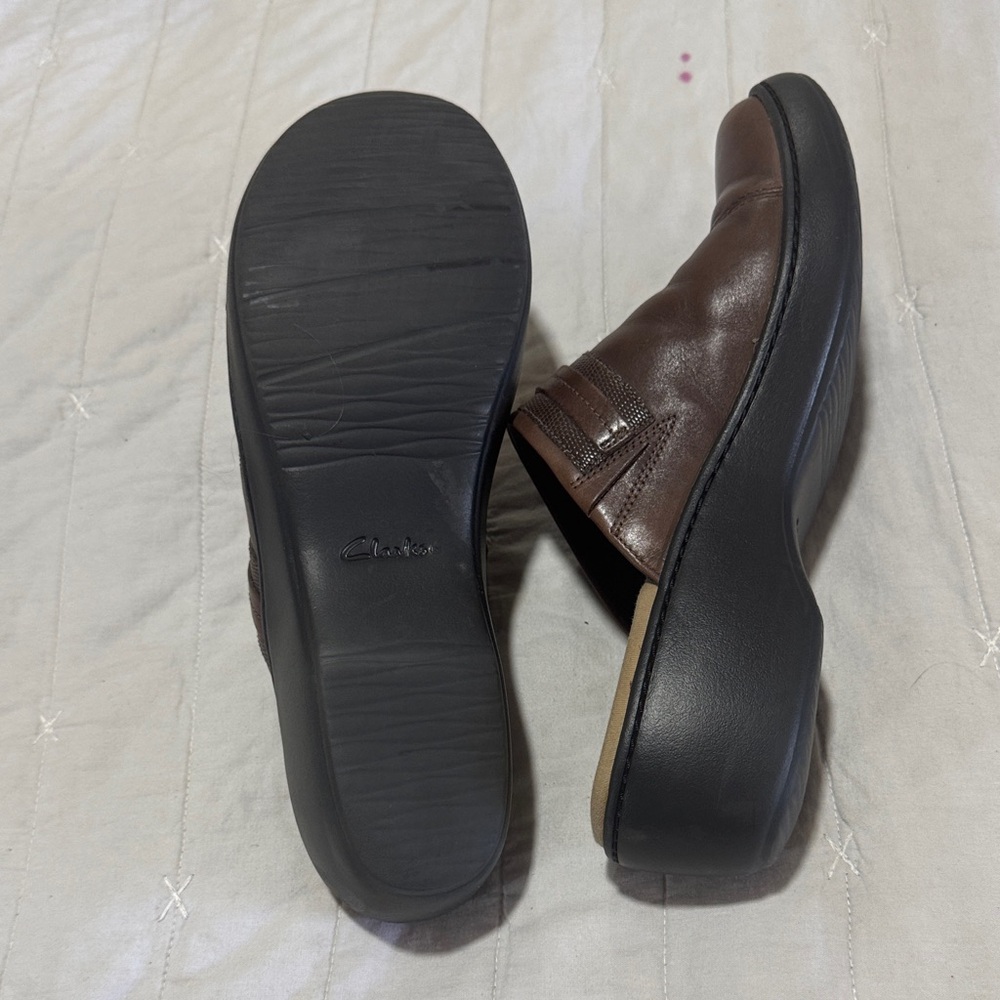 Clarks Brown Leather Loafers - Picture 4 of 6